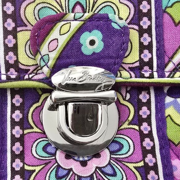 Vera Bradley Heather Paisley Quilted Push Lock Closure Zip Around Wristlet - Picture 4 of 5